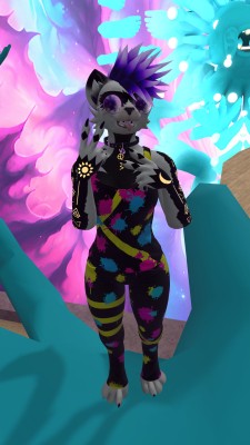 VRChat_2025-06-16_23-29-12.045_1080x1920.jpg